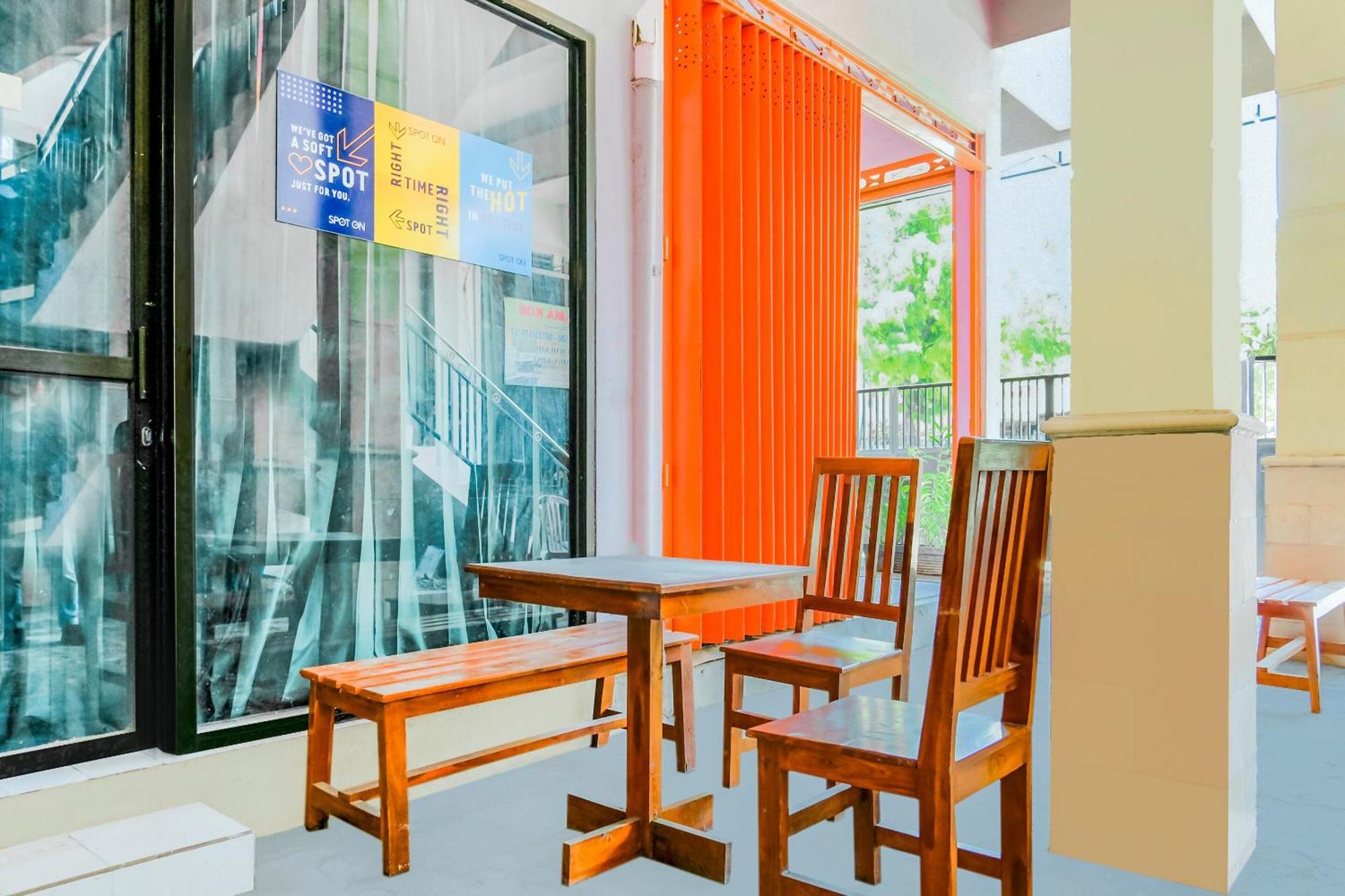 Super Oyo 1759 Family Residence Kediri  Exterior photo